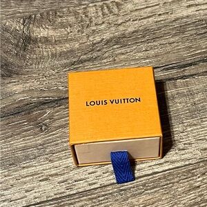 Louis Vuitton ring/earrings box